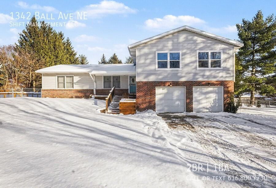 1342 Ball Ave Ne - Photo 2 of 17