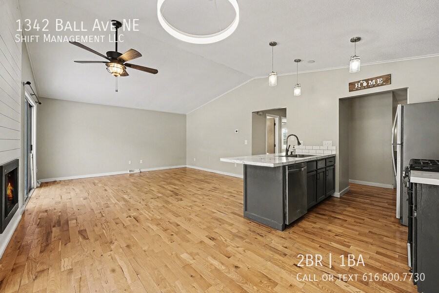 1342 Ball Ave Ne - Photo 6 of 17