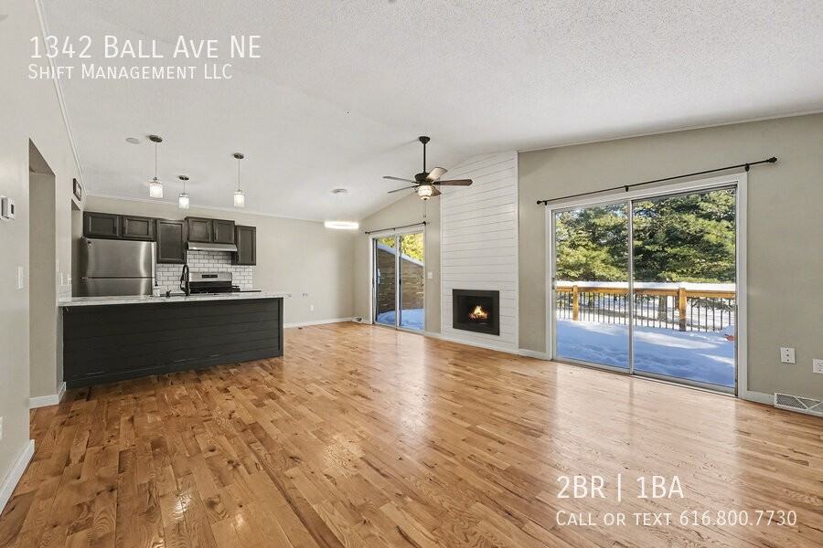 1342 Ball Ave Ne - Photo 7 of 17