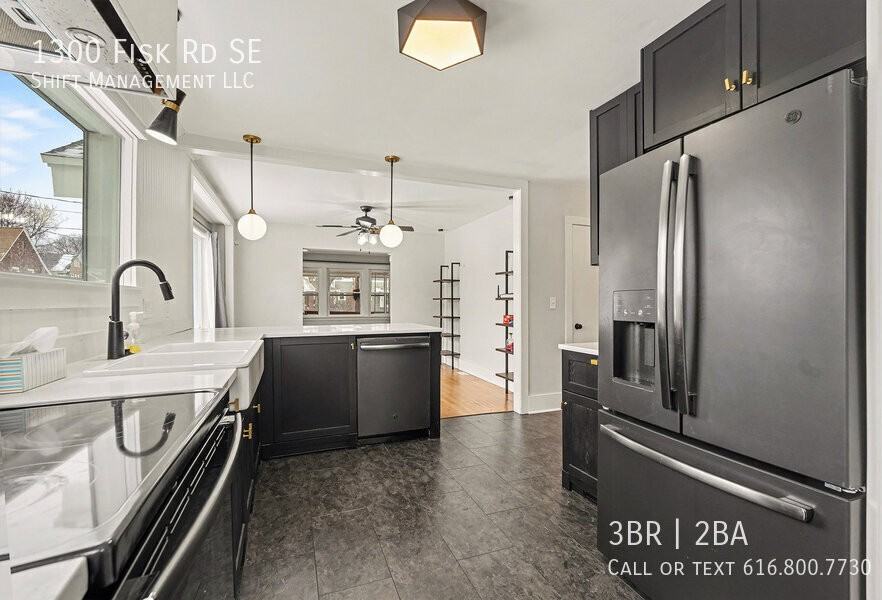 1300 Fisk Rd Se - Photo 7 of 15