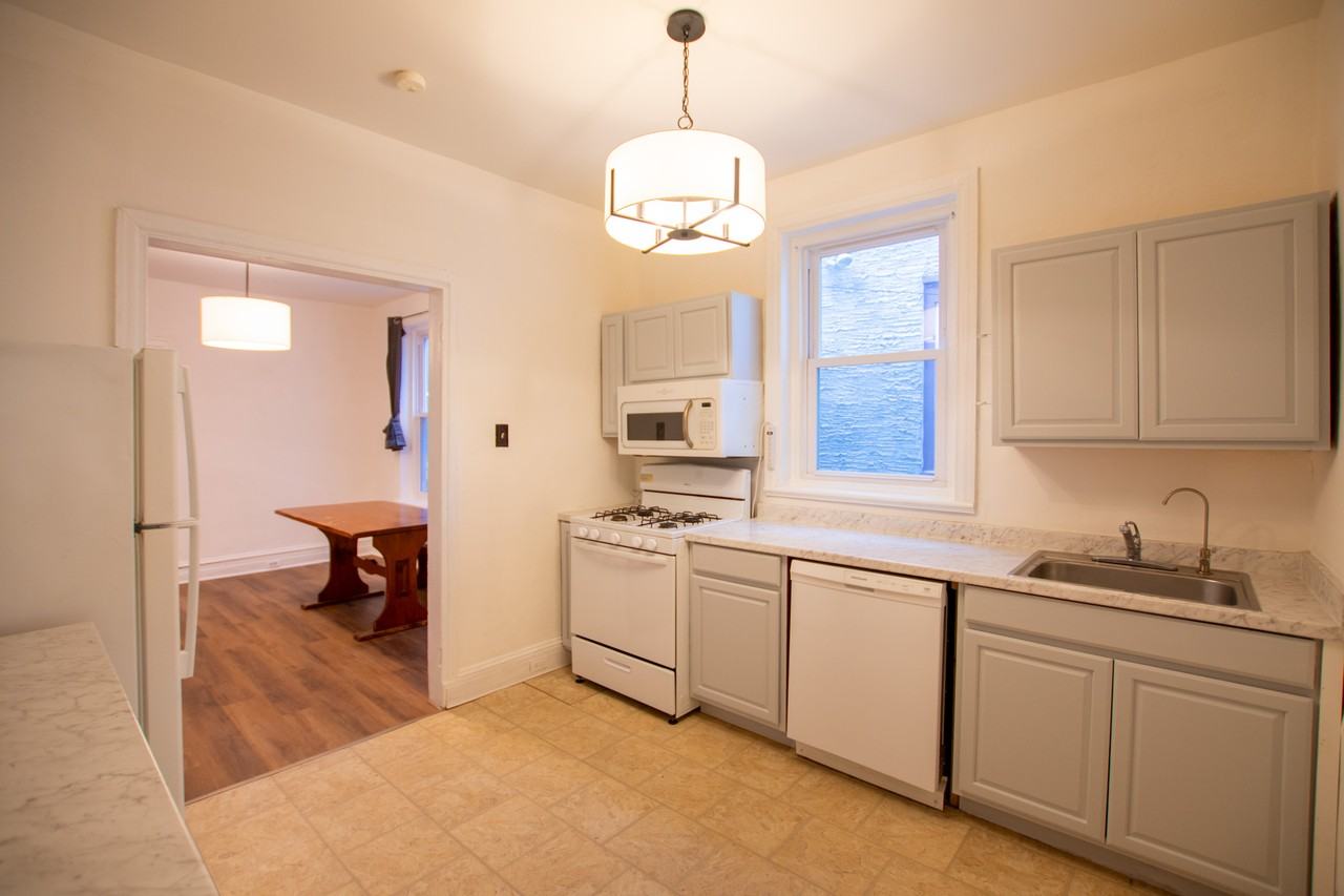 2039 N Gratz St - Photo 3 of 22