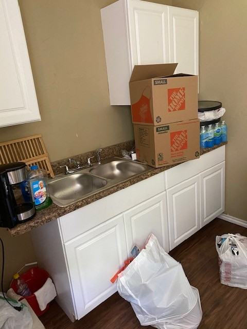 3049 Ne 15th St #1 - Photo 3 of 28