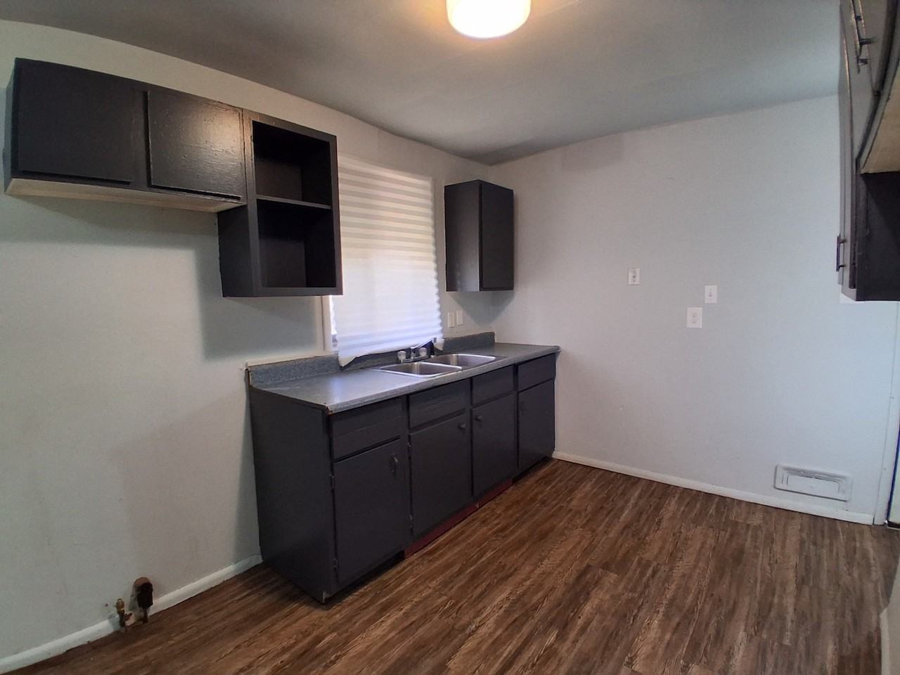 21 Pennsylvania Ave - Photo 3 of 16