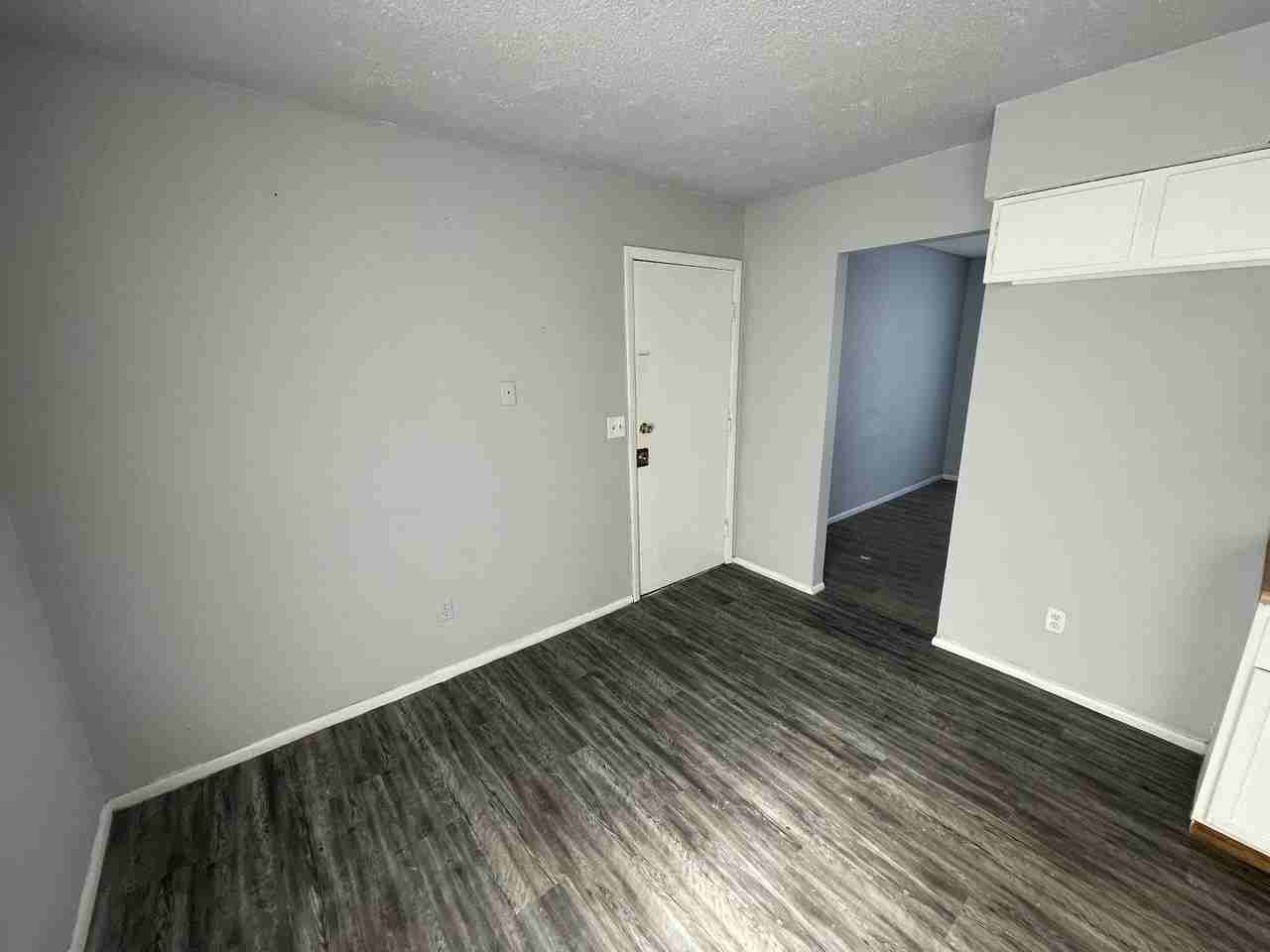 924 Blueridge Dr - Photo 7 of 14