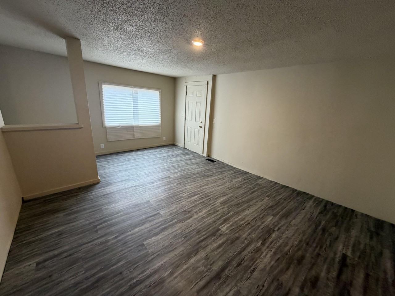 601 W Woodbury St #W - Photo 7 of 15