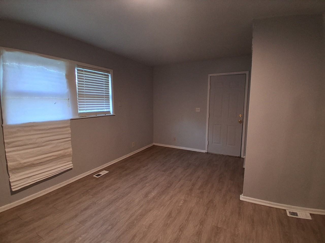 804 Knollcrest Dr - Photo 3 of 14