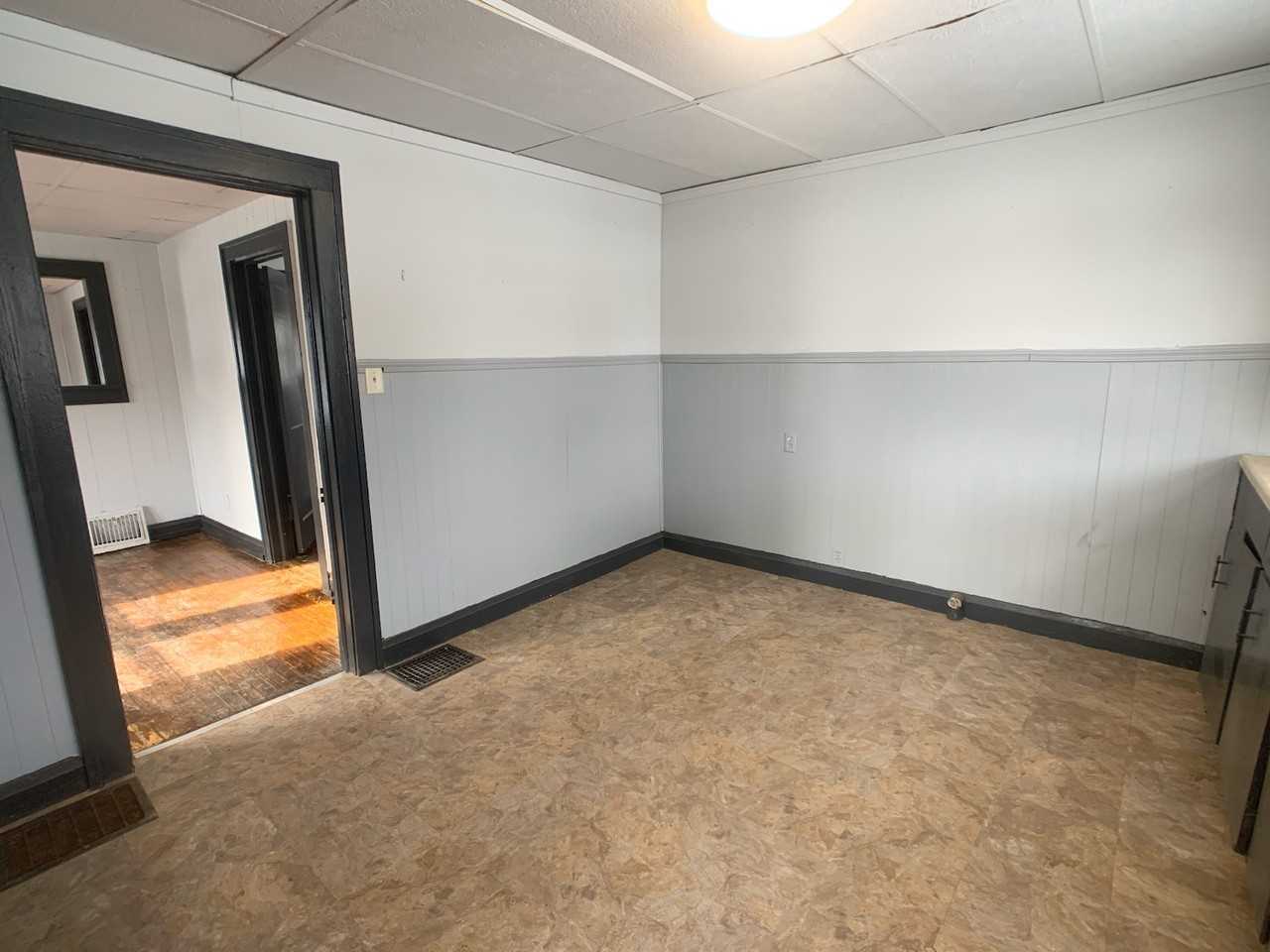 203 S Virginia Ave - Photo 3 of 14