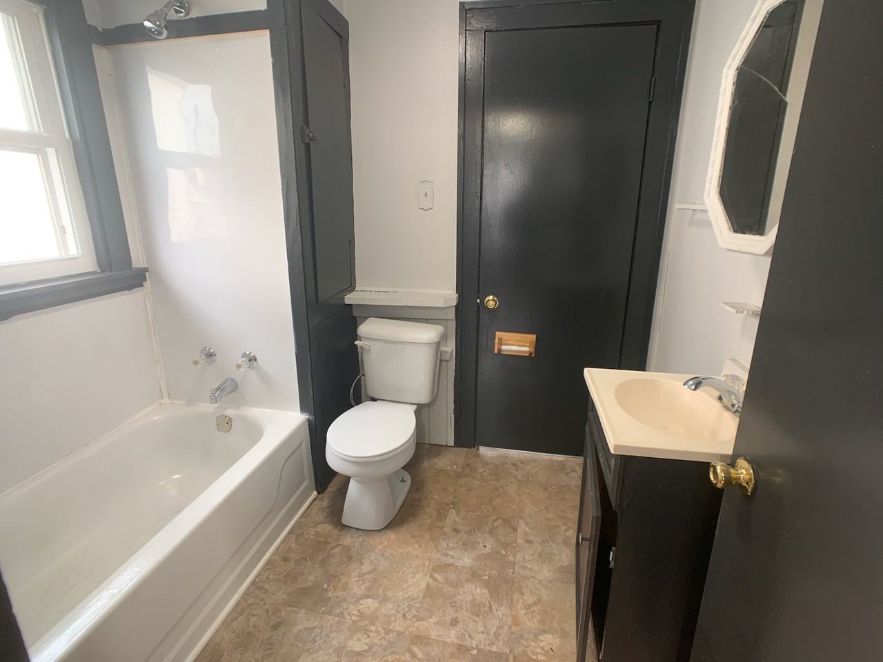 203 S Virginia Ave - Photo 5 of 14