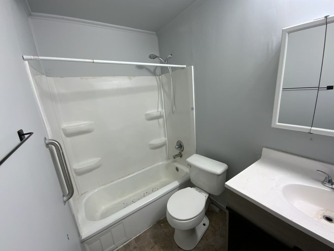 226 Grace St - Photo 4 of 15