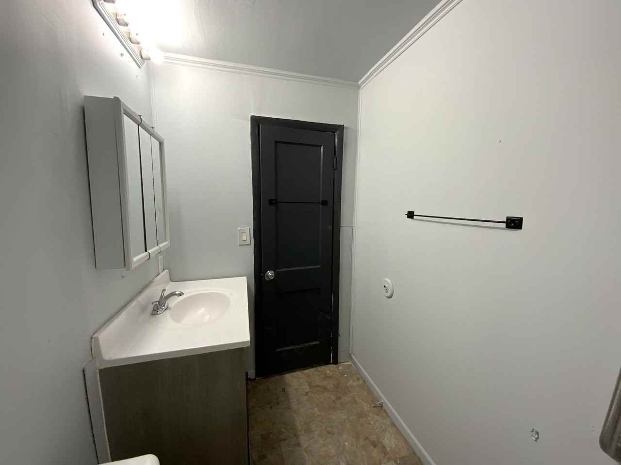 226 Grace St - Photo 5 of 15