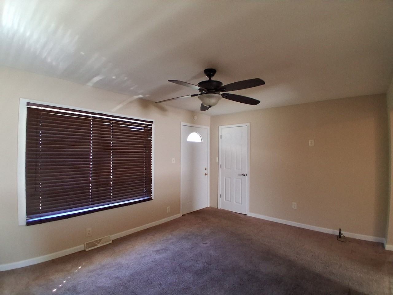 111 Grace St - Photo 7 of 16