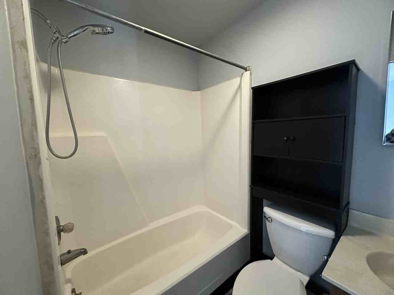 123 W Attica St Apt 16 #W - Photo 4 of 9