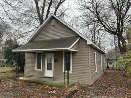 featured image of 1020 Robinson St