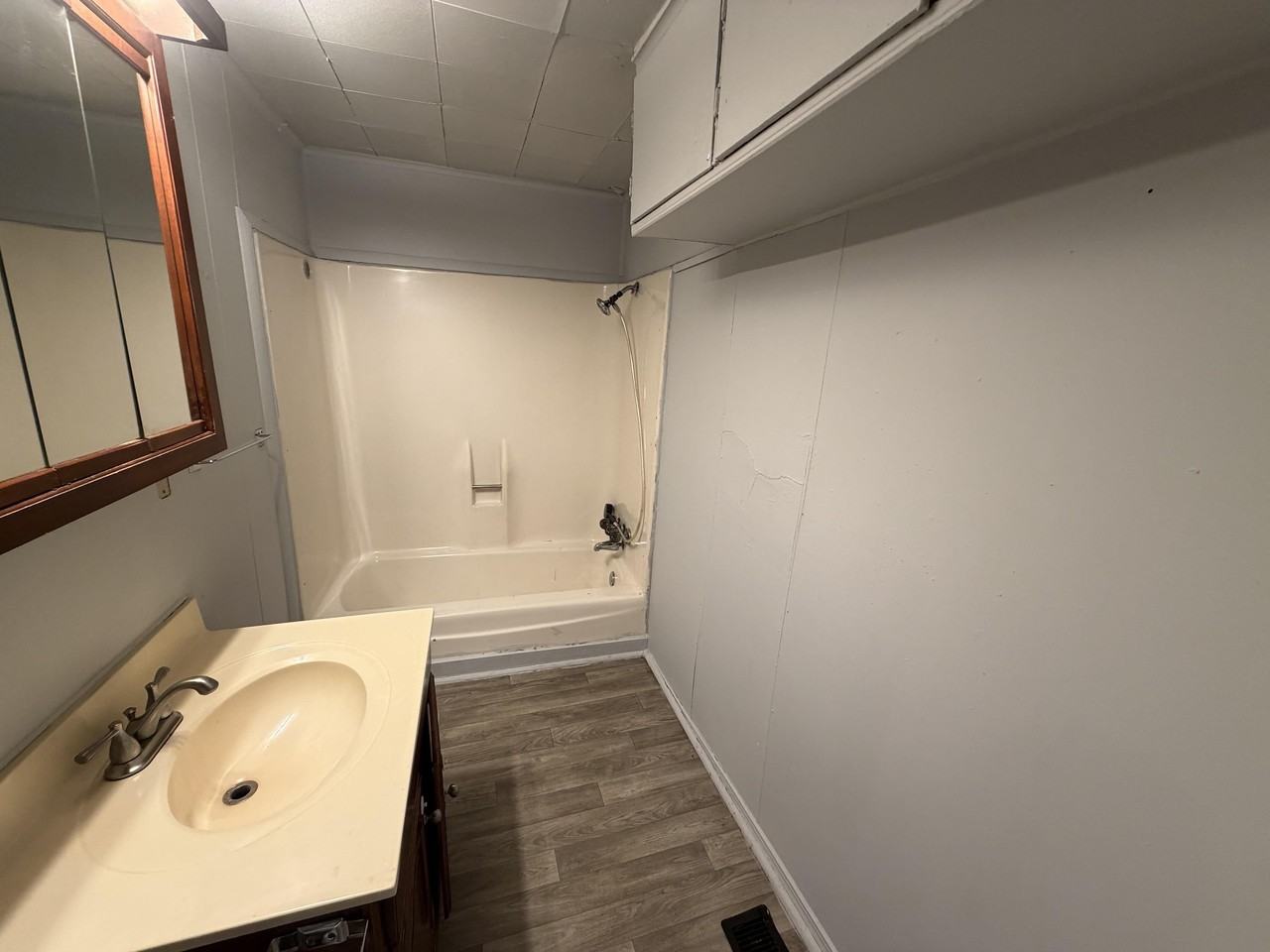 56 Bismark St - Photo 4 of 15