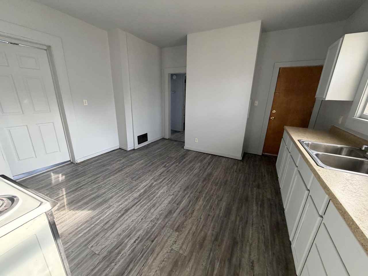 716B Robinson St - Photo 2 of 14