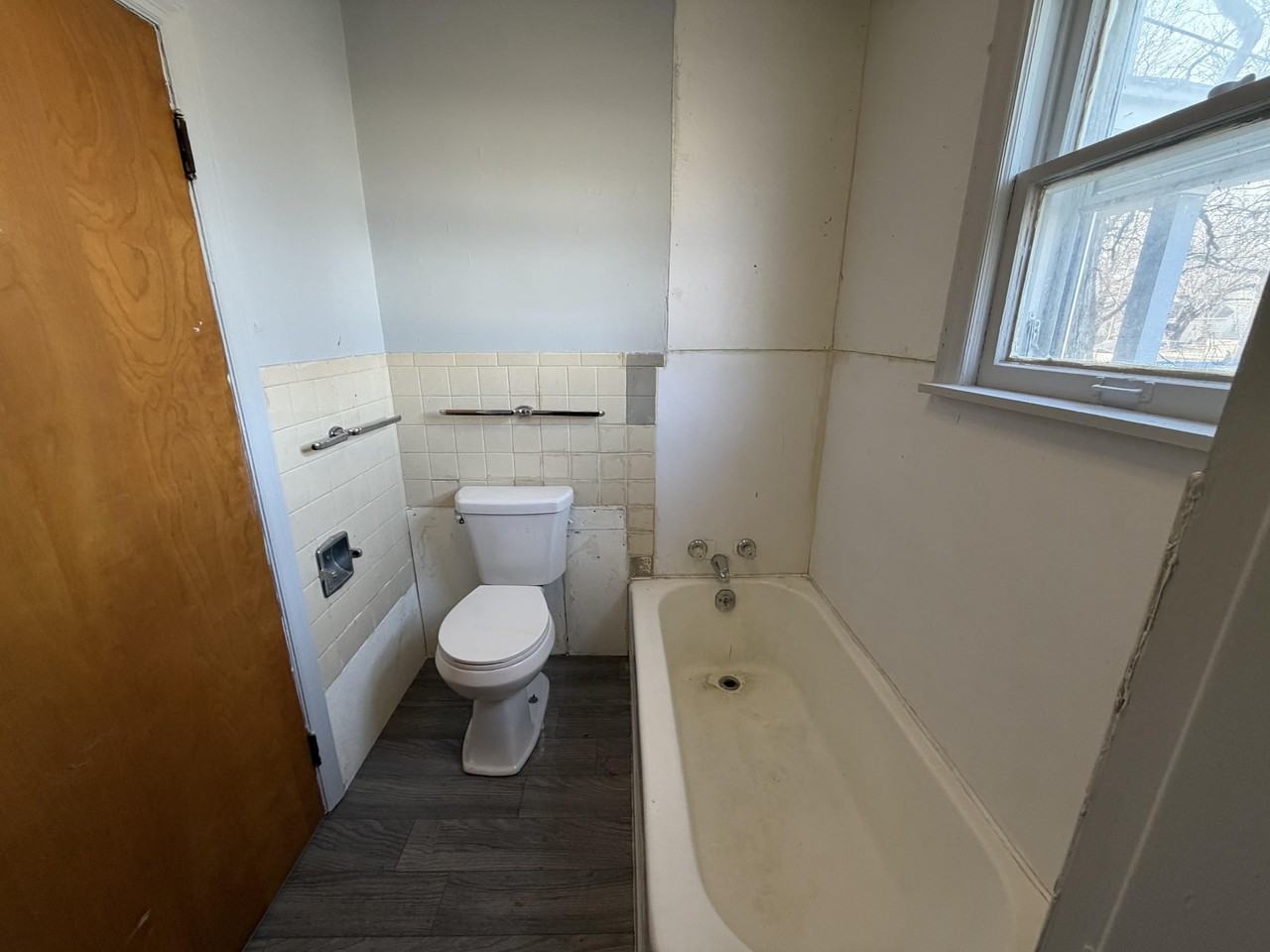 716B Robinson St - Photo 4 of 14