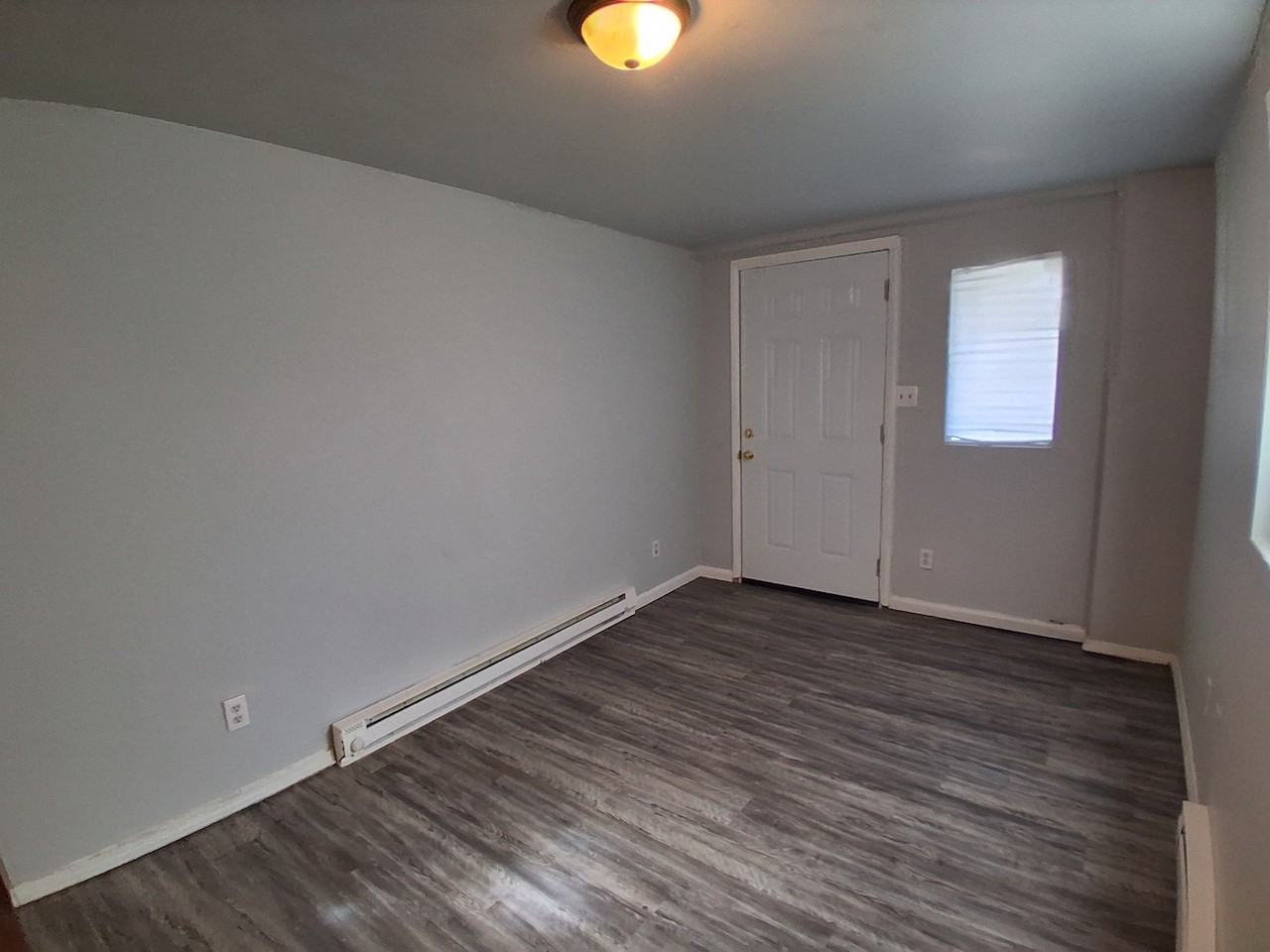 212 Edwards St - Photo 7 of 10