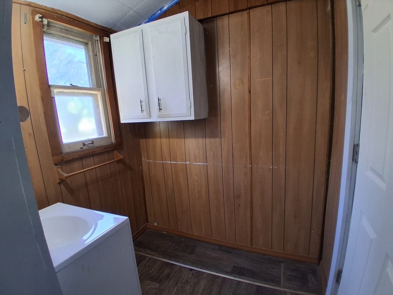 409 Avenue E #A - Photo 5 of 17