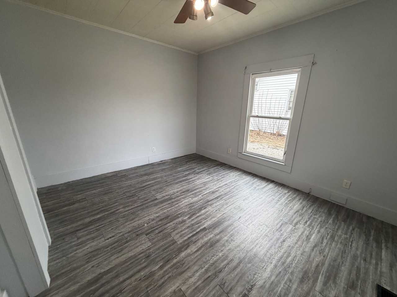 210 E 11th St #E - Photo 6 of 13