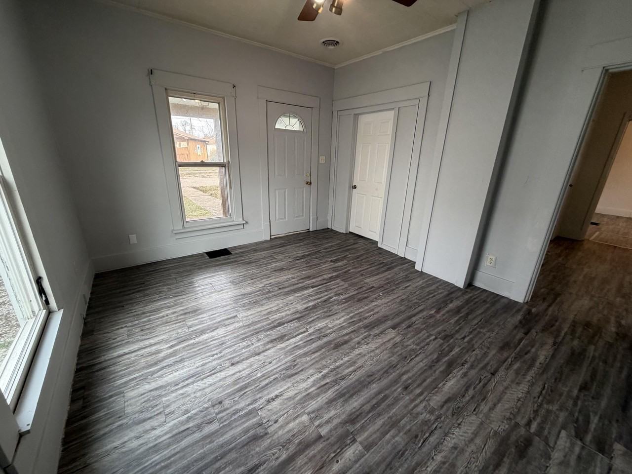 210 E 11th St #E - Photo 7 of 13