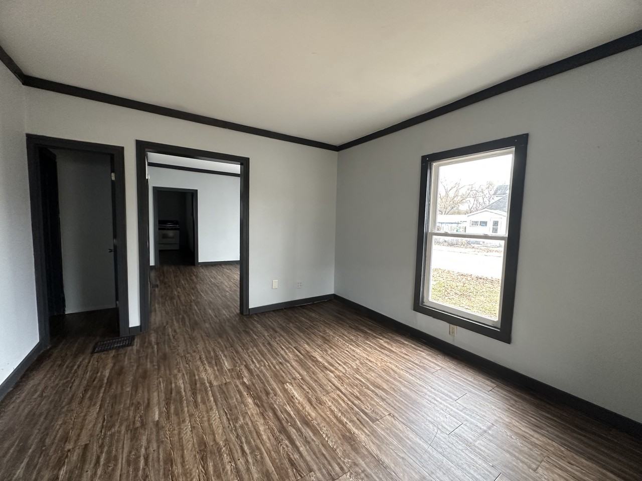 101 Pennsylvania Ave - Photo 6 of 17