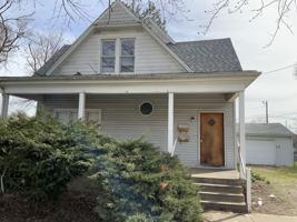 featured image of 321 Robinson St Apt 2 #Apt 2