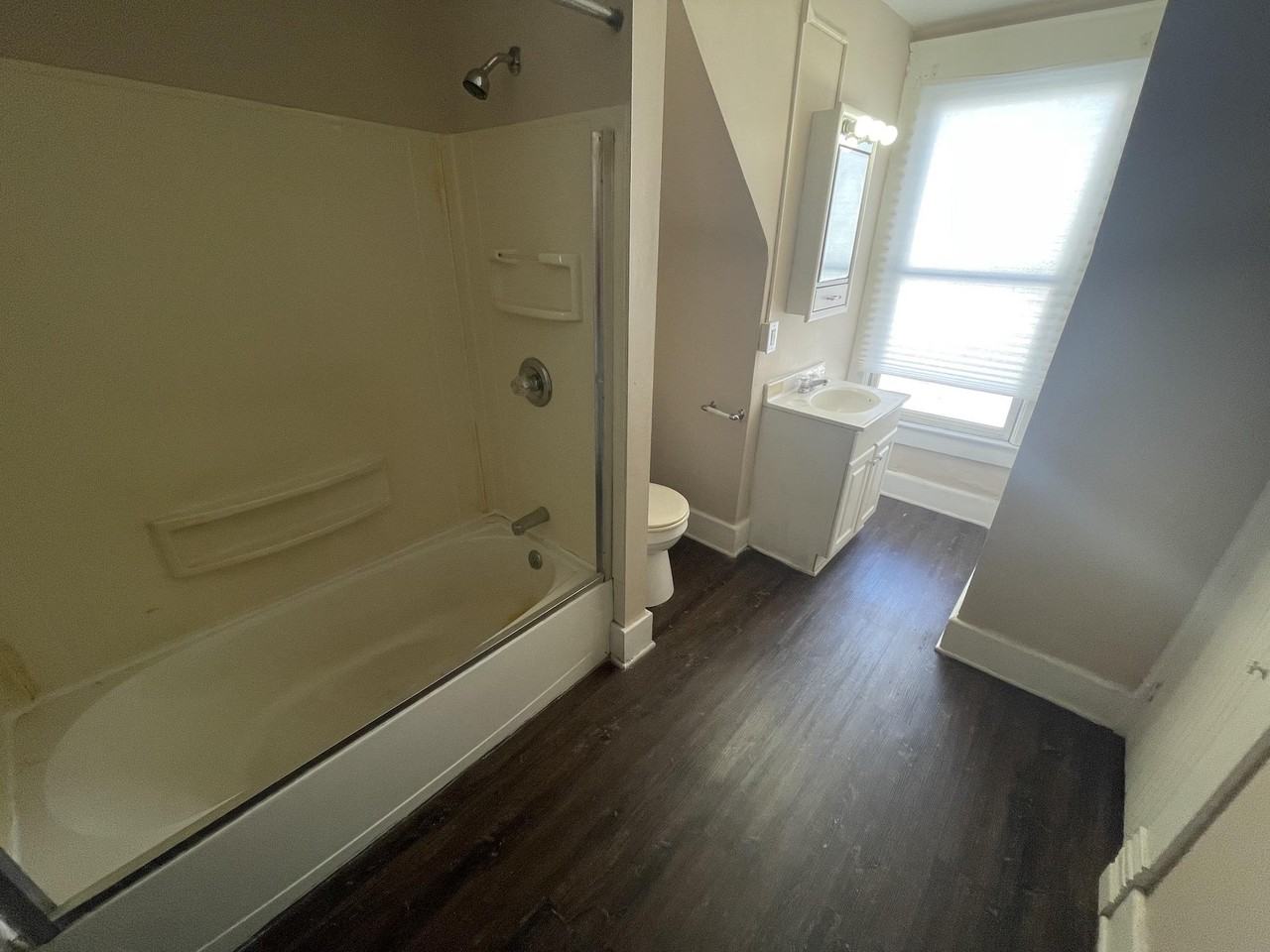 321 Robinson St Apt 2 - Photo 4 of 10