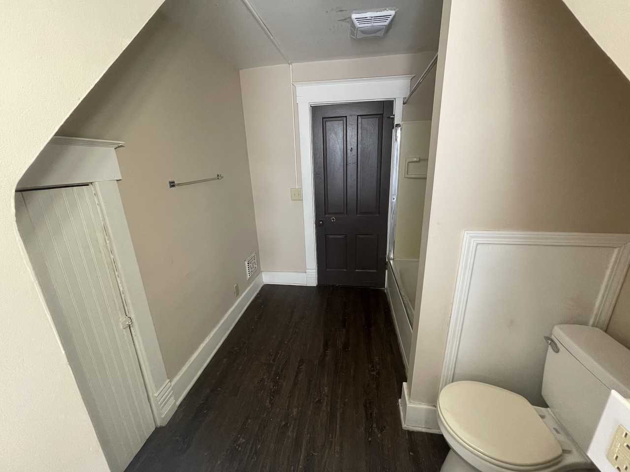 321 Robinson St Apt 2 - Photo 5 of 10