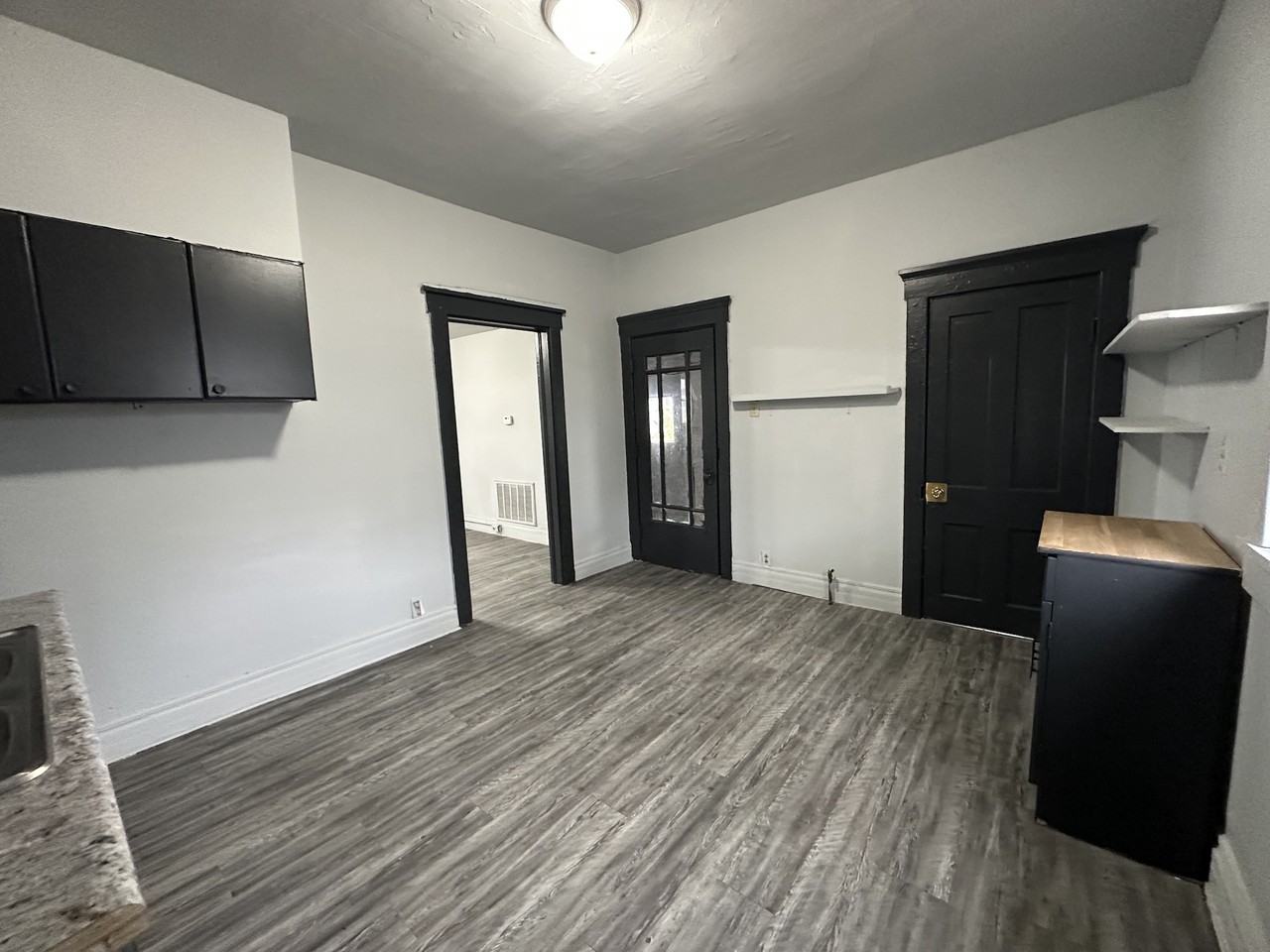 1206 Martin St - Photo 3 of 15