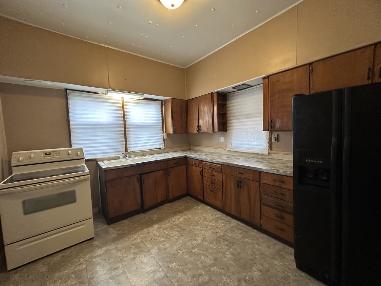 118 S State St #N - Photo 2 of 13