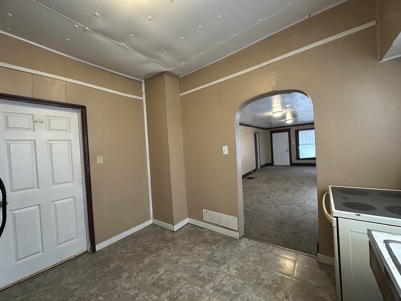 118 S State St #N - Photo 3 of 13