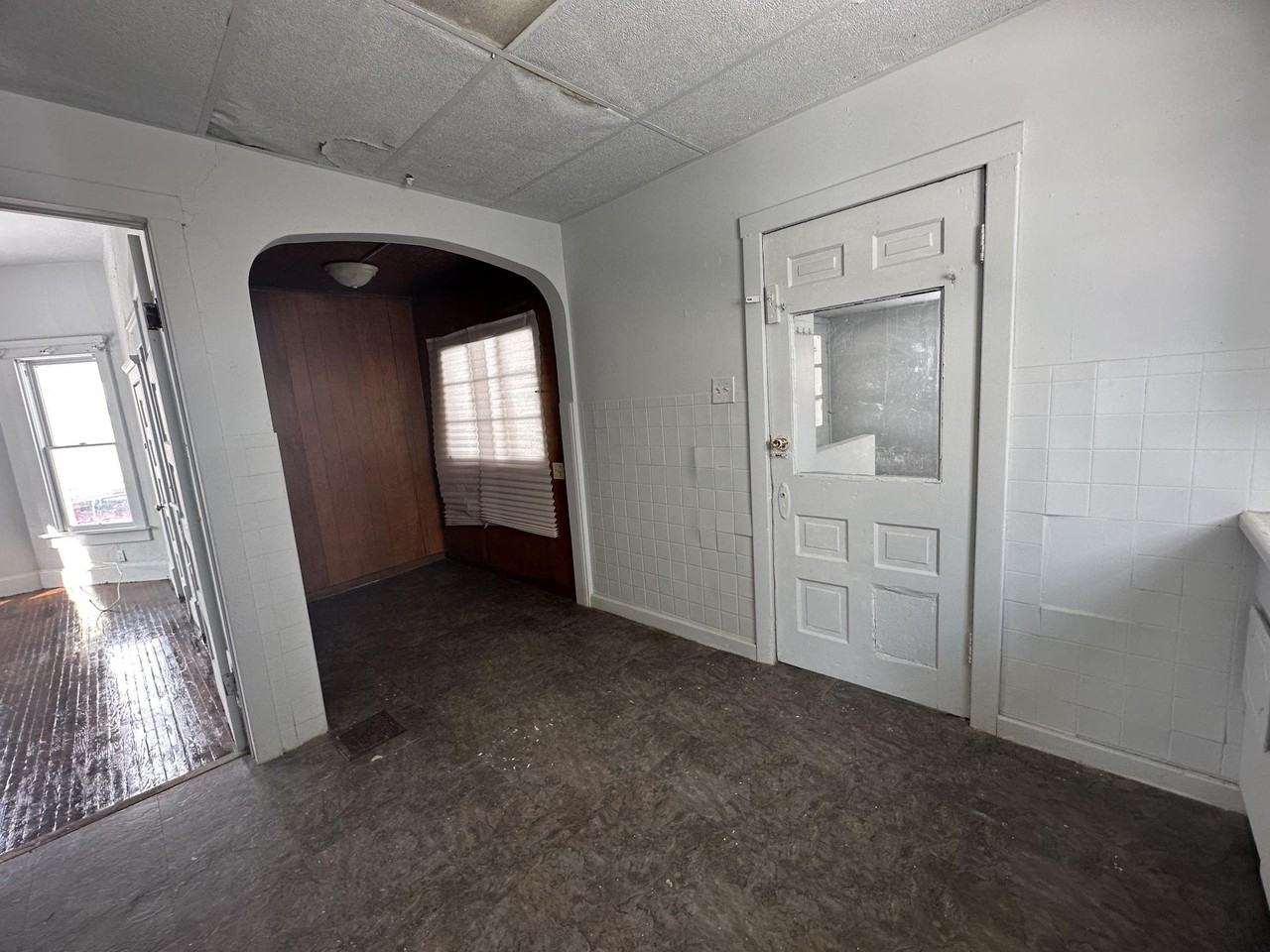 2401 E Main St - Photo 3 of 19