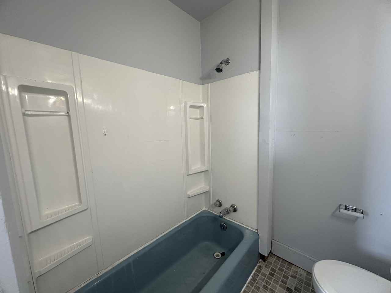 2401 E Main St - Photo 5 of 19