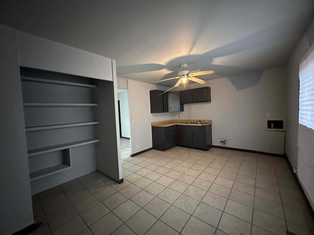 802 Knollcrest Dr - Photo 2 of 14