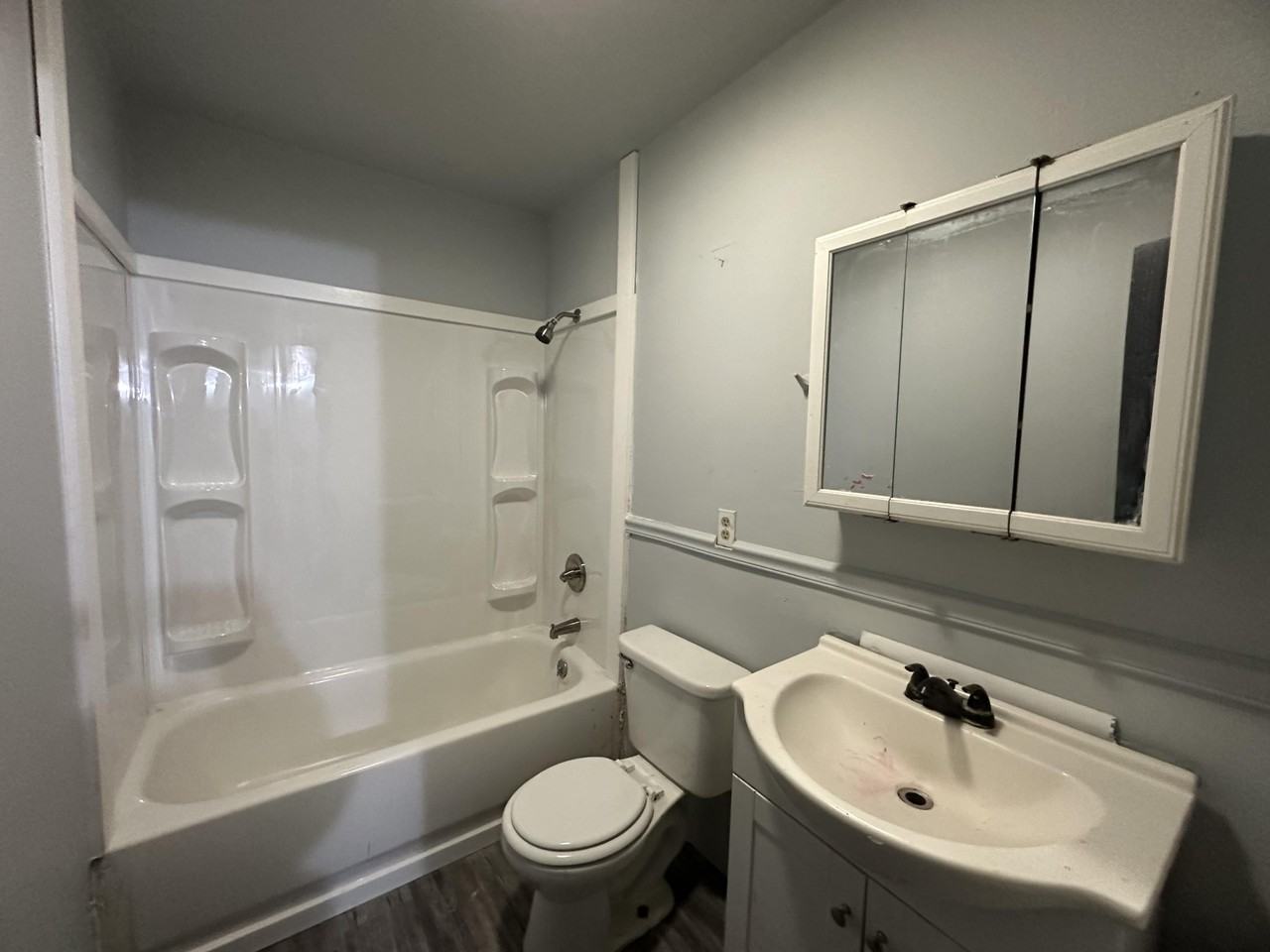 802 Knollcrest Dr - Photo 4 of 14