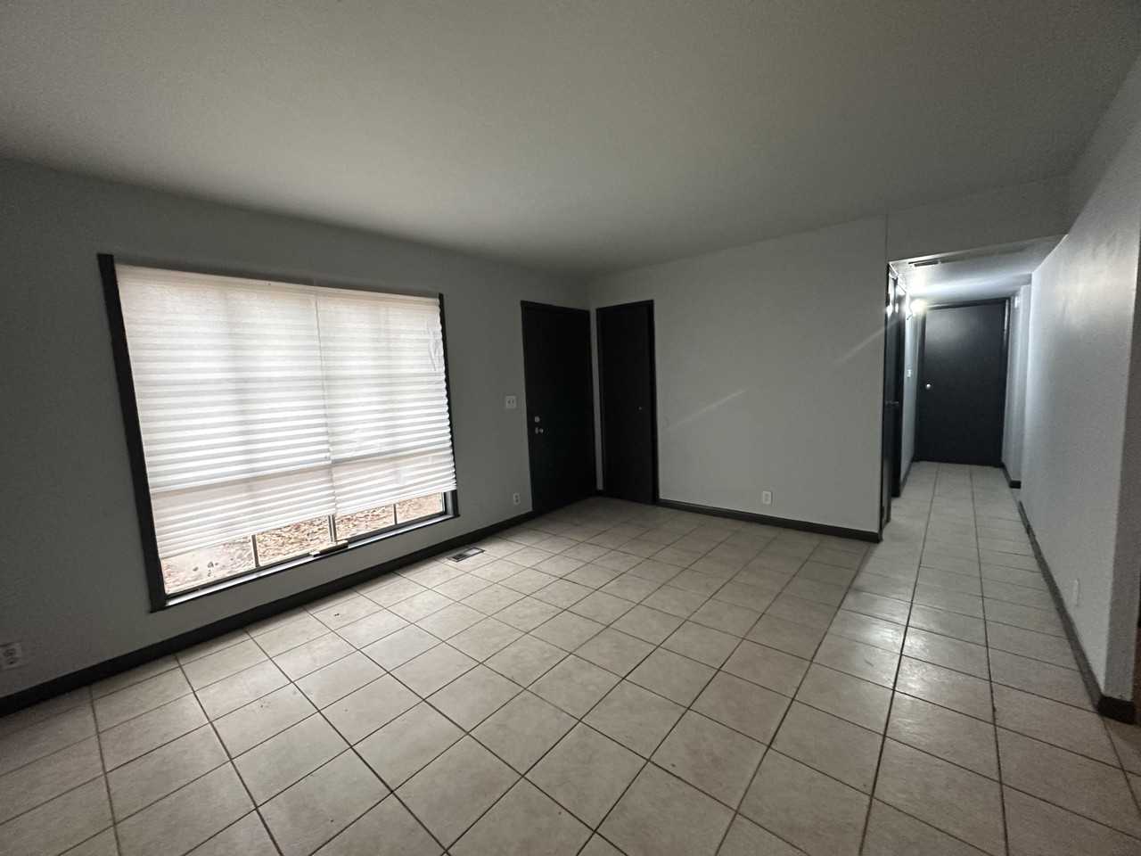 802 Knollcrest Dr - Photo 7 of 14