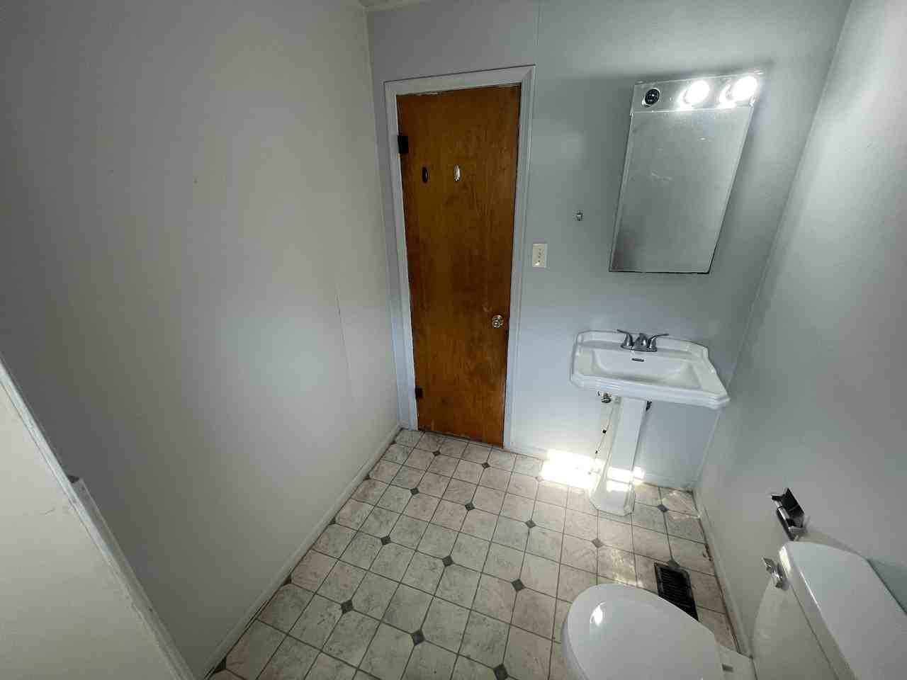 100 N Lane St - Photo 5 of 13