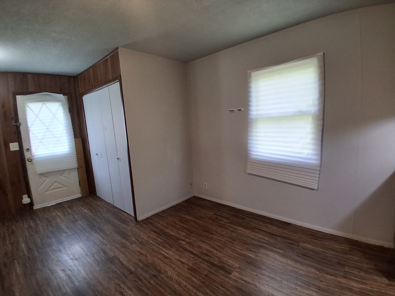 1009 Glenwood Dr - Photo 3 of 17