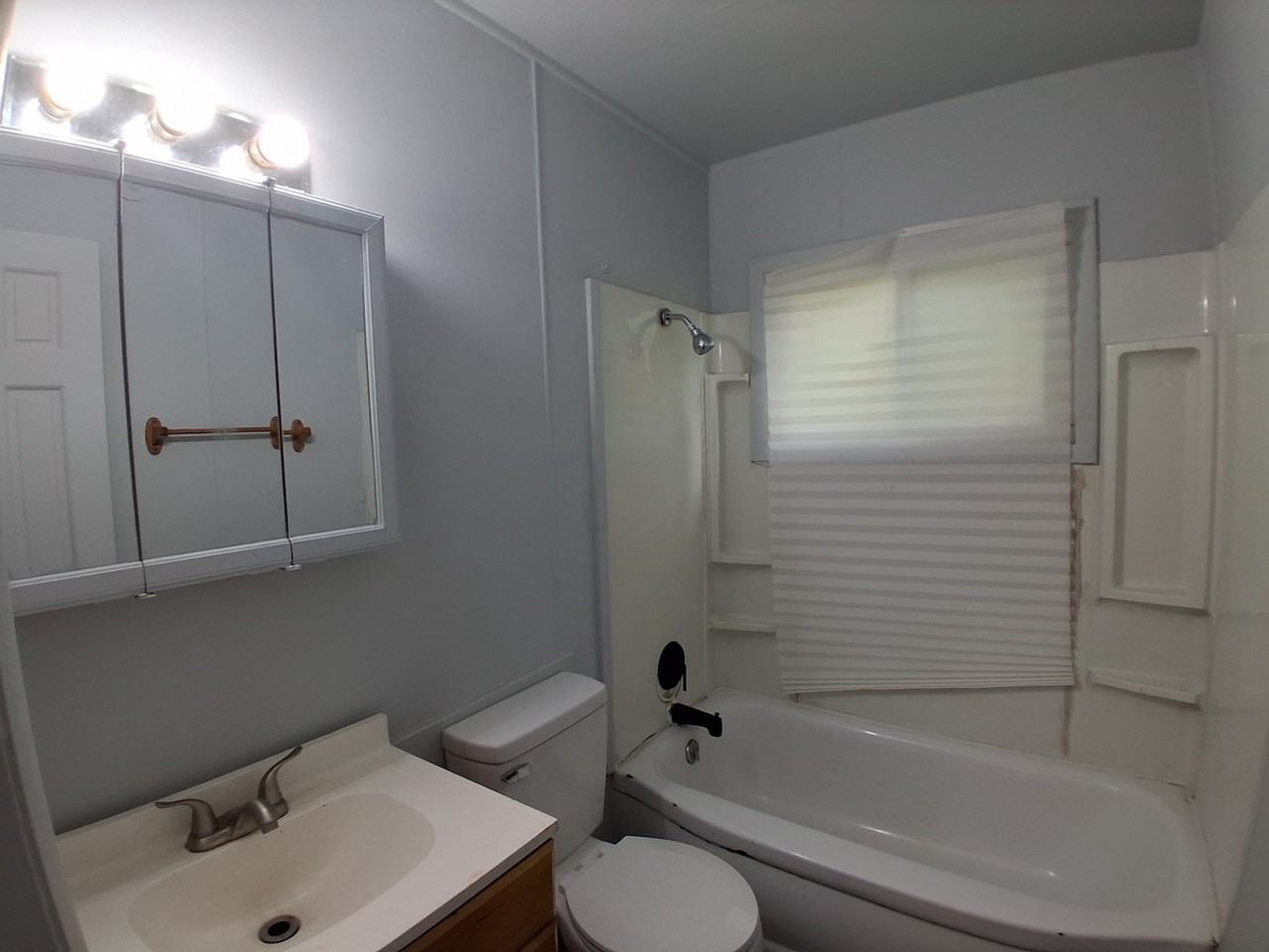 1009 Glenwood Dr - Photo 4 of 17