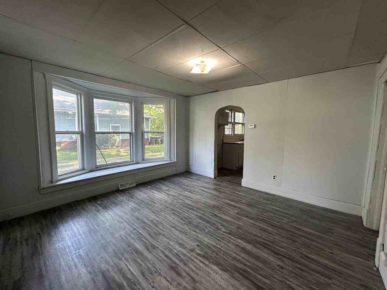 35 Lake St - Photo 6 of 15