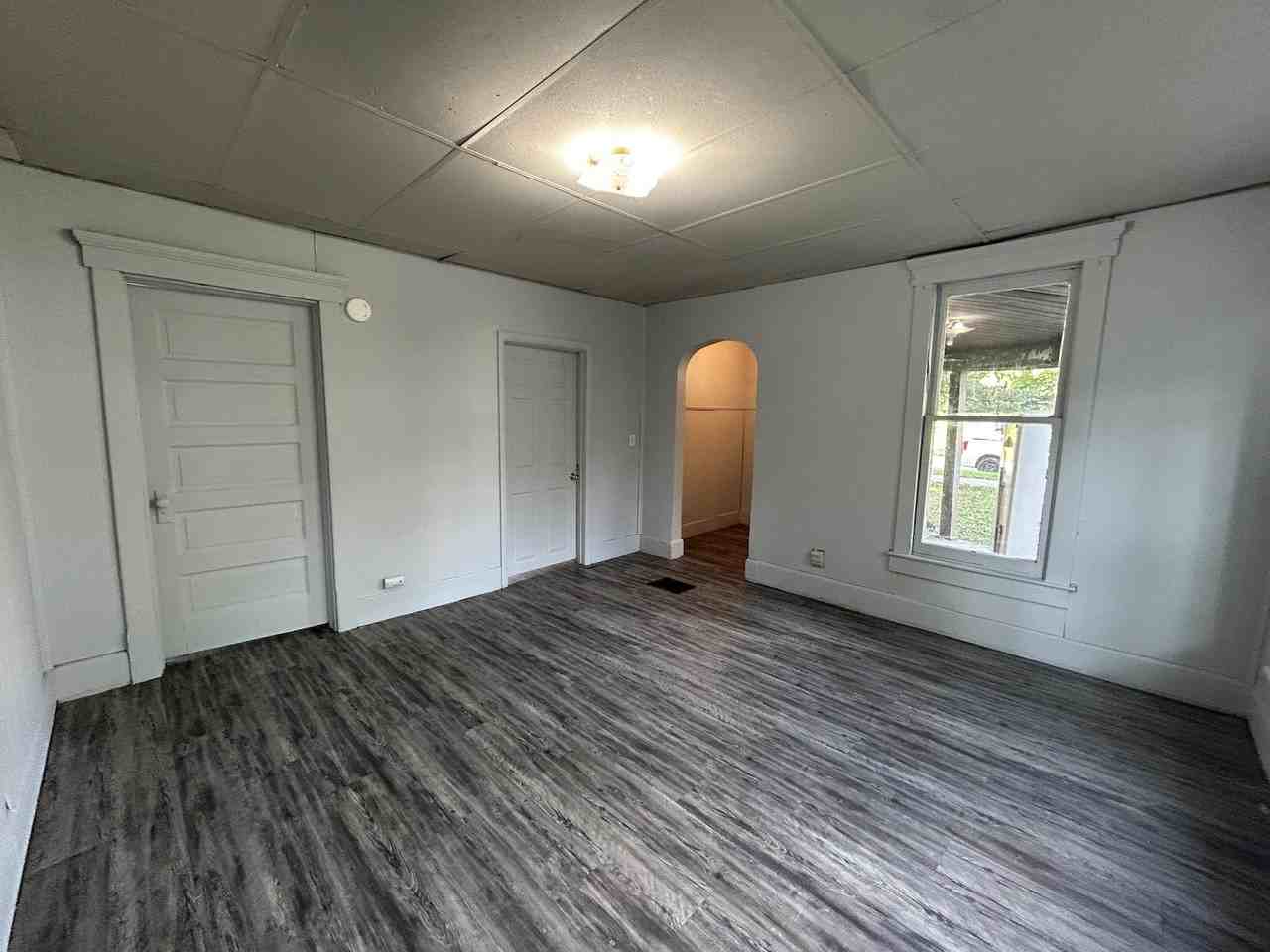 35 Lake St - Photo 7 of 15