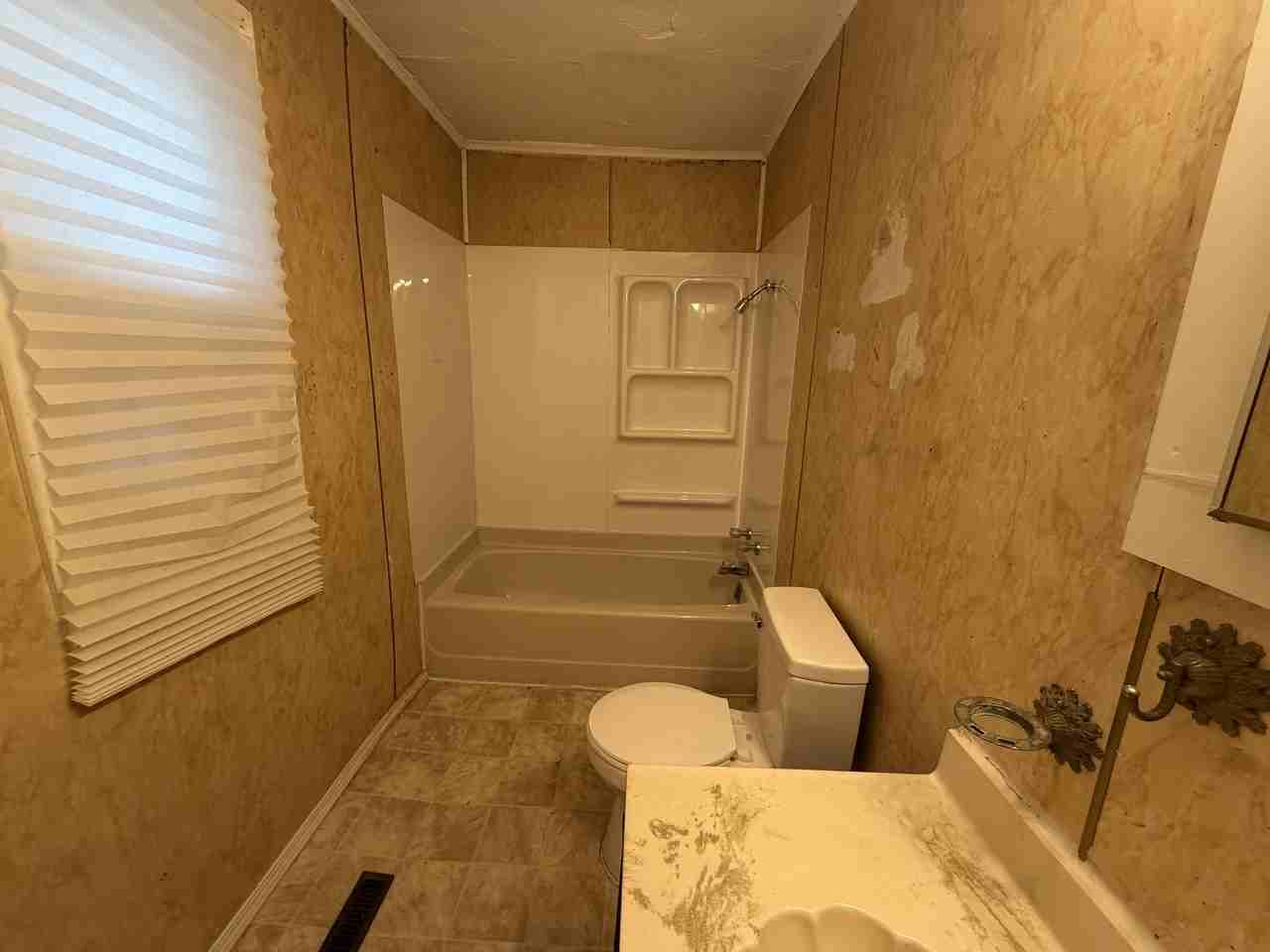 607 N Hazel St - Photo 4 of 15