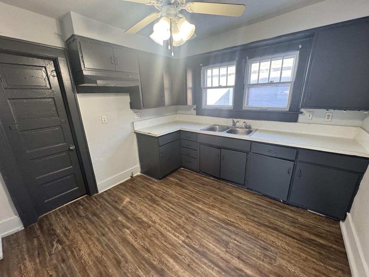 1507 E Main St #E - Photo 2 of 17