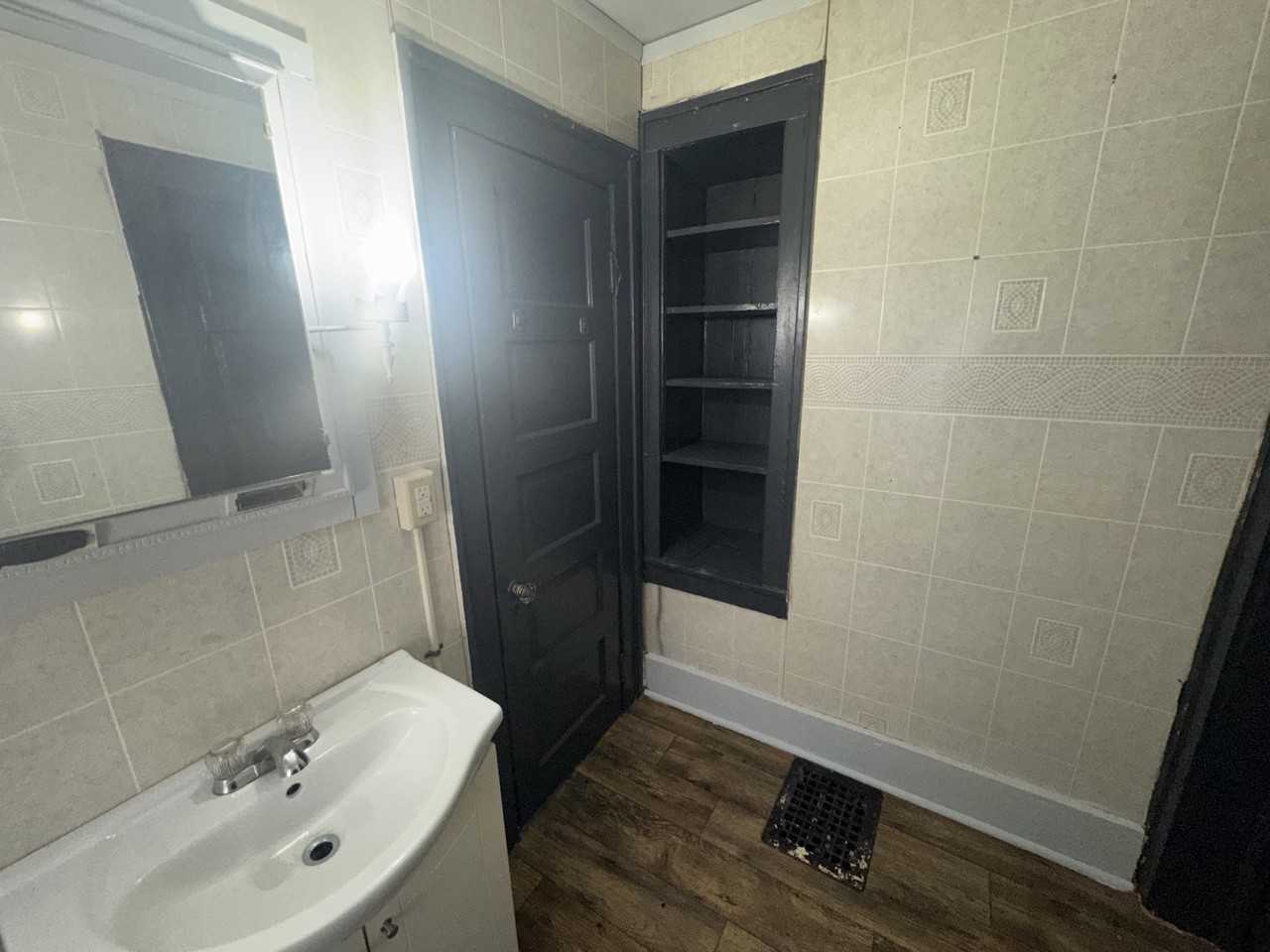 1507 E Main St #E - Photo 5 of 17