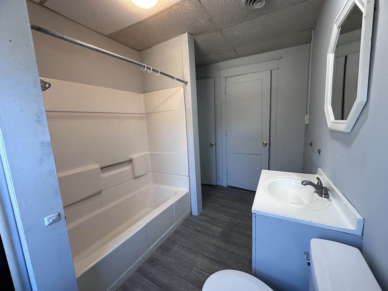 425 N Vermilion St Apt 2d #N - Photo 5 of 9