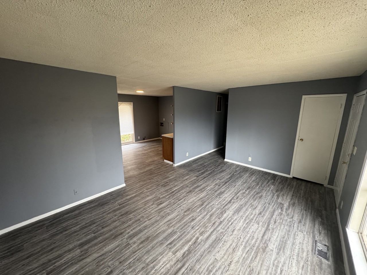 1911 E Fairchild St #E - Photo 5 of 13