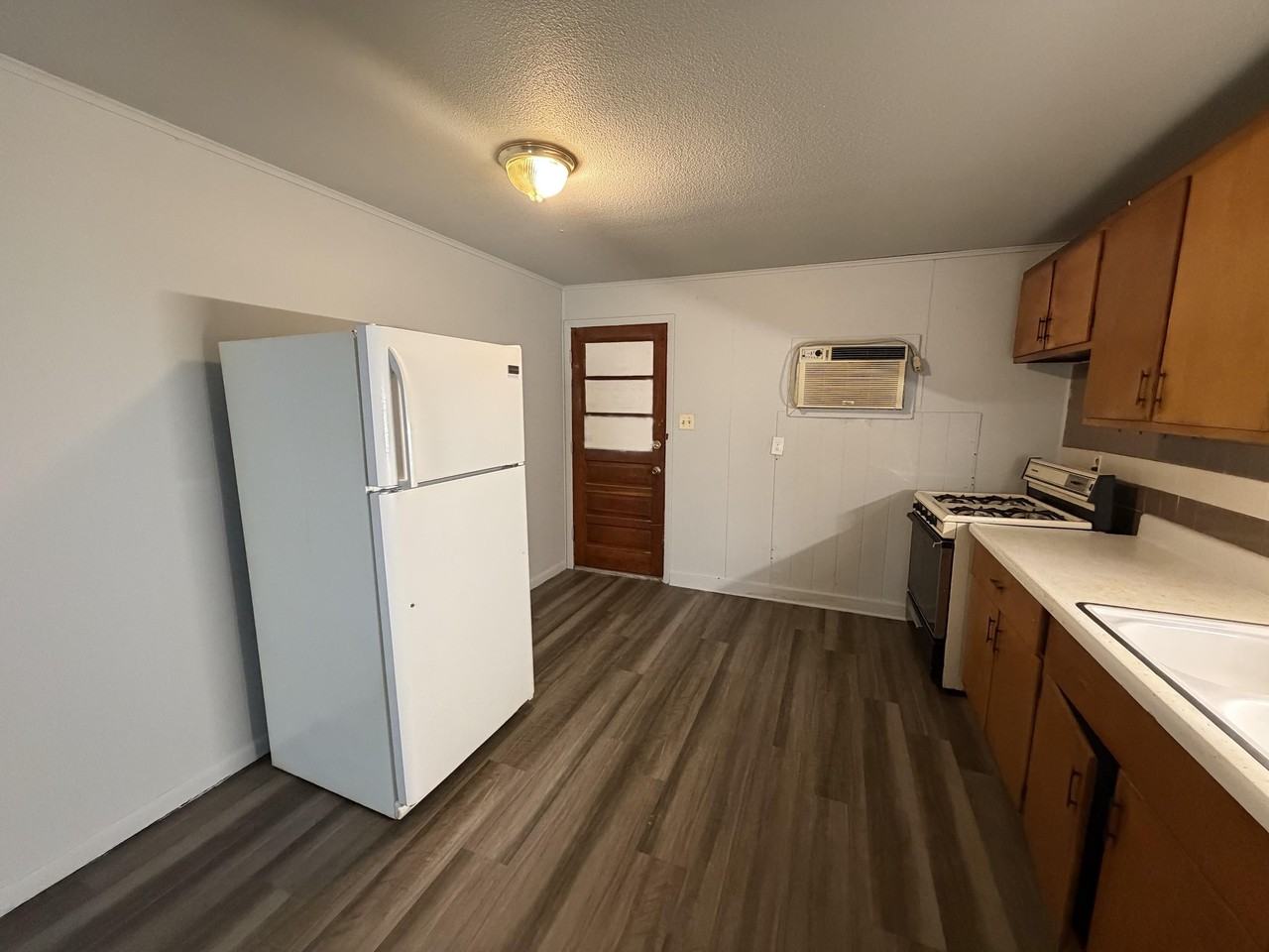 Grace St - Photo 2 of 11