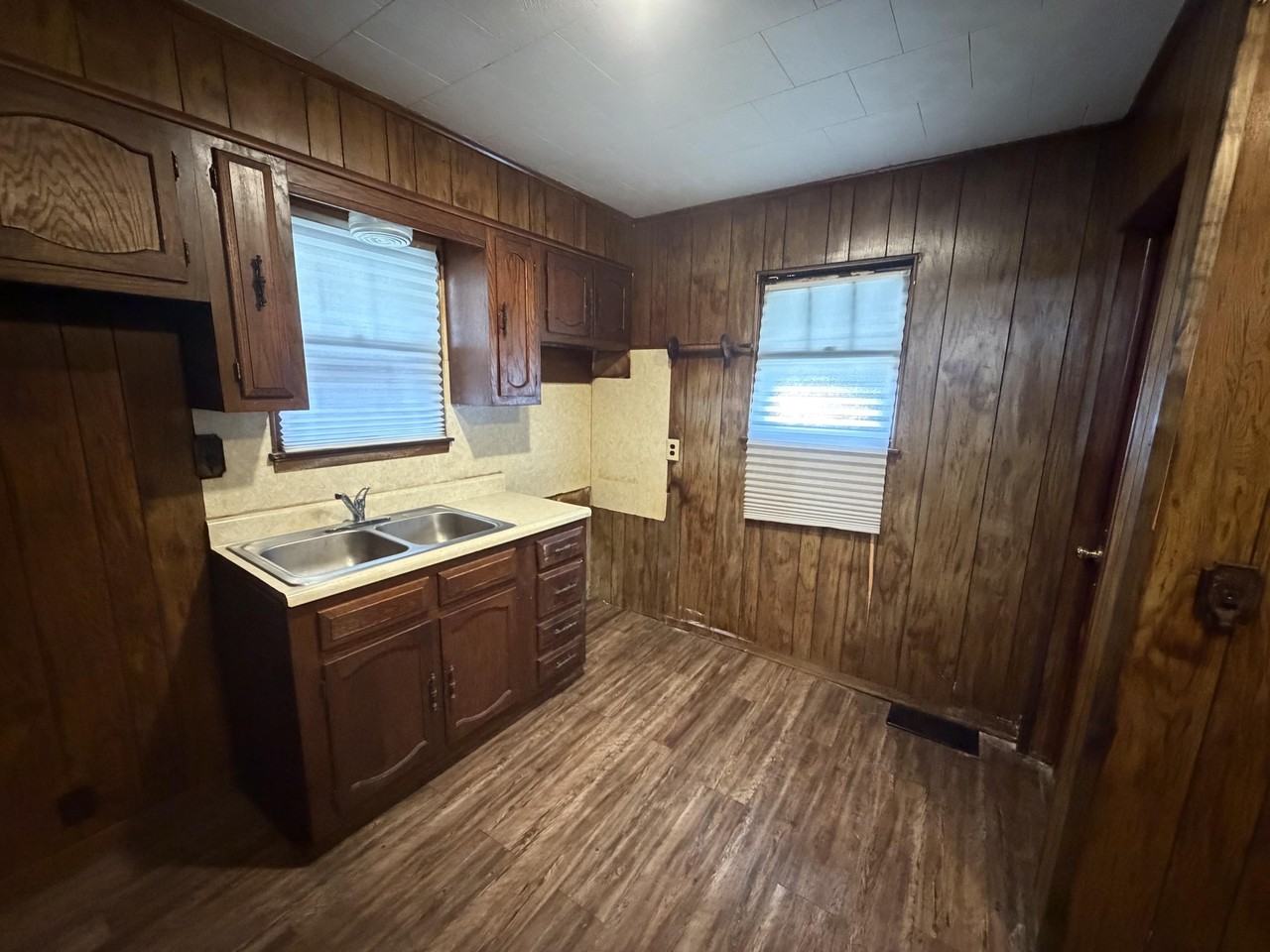 208 Stroup St - Photo 2 of 12