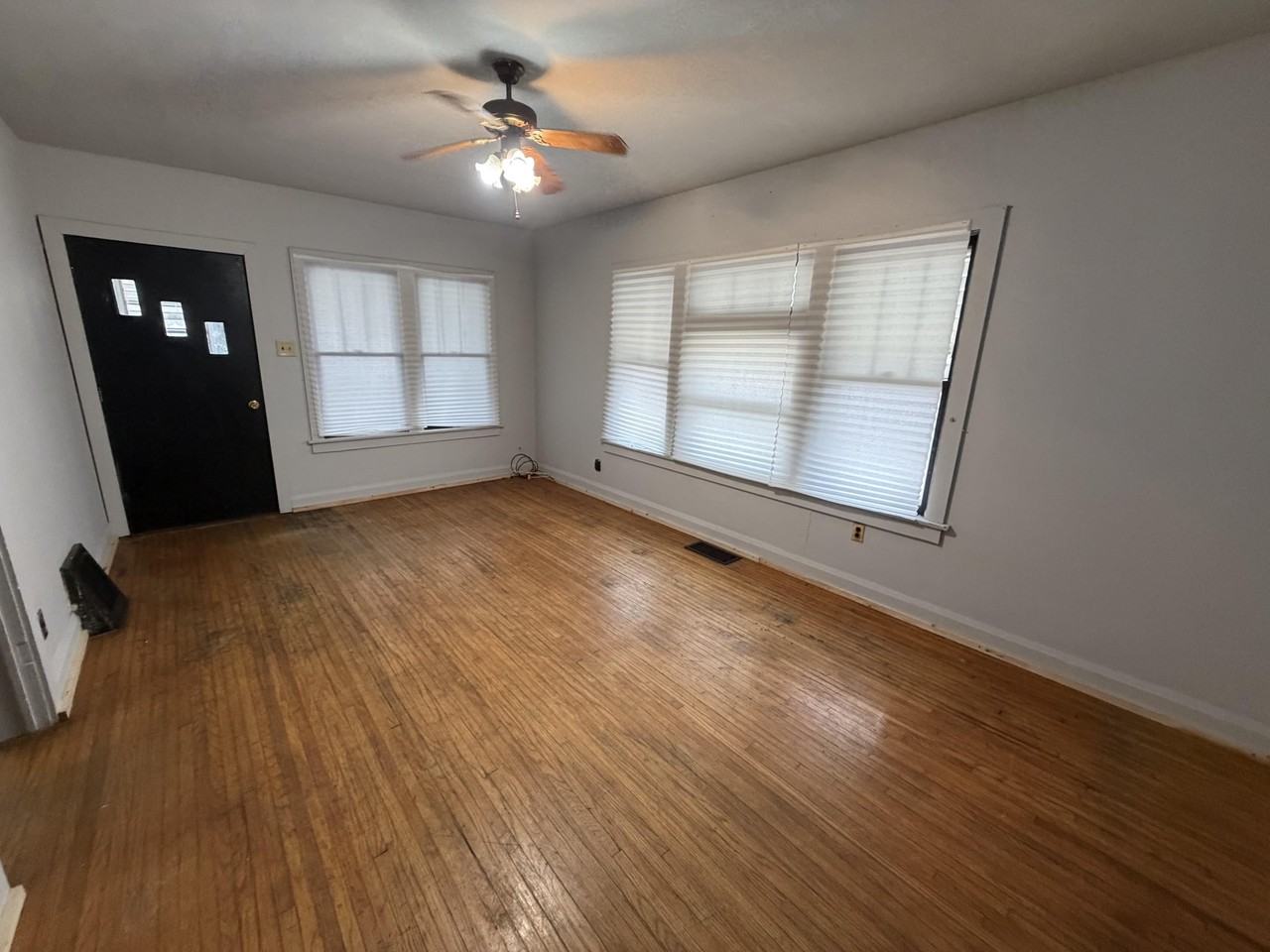 208 Stroup St - Photo 7 of 12