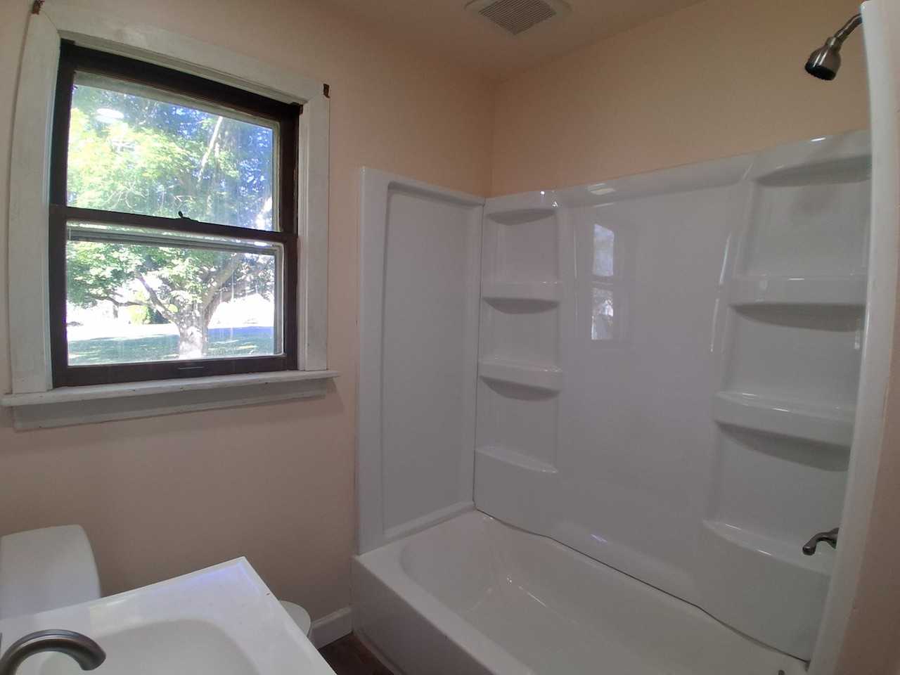 108 Webster Ct - Photo 5 of 14